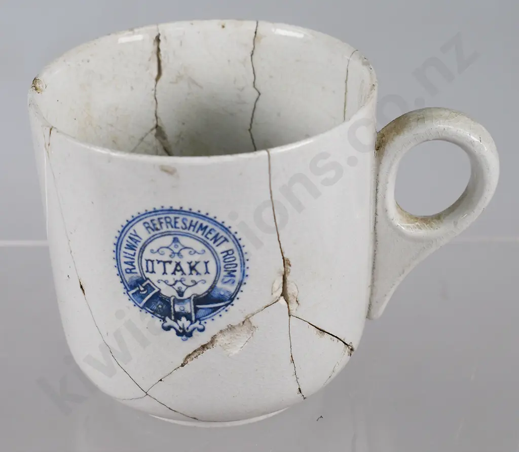 NEW ZEALAND RAILWAY CHINA CUPS - SUPER RARE ! Image 1++