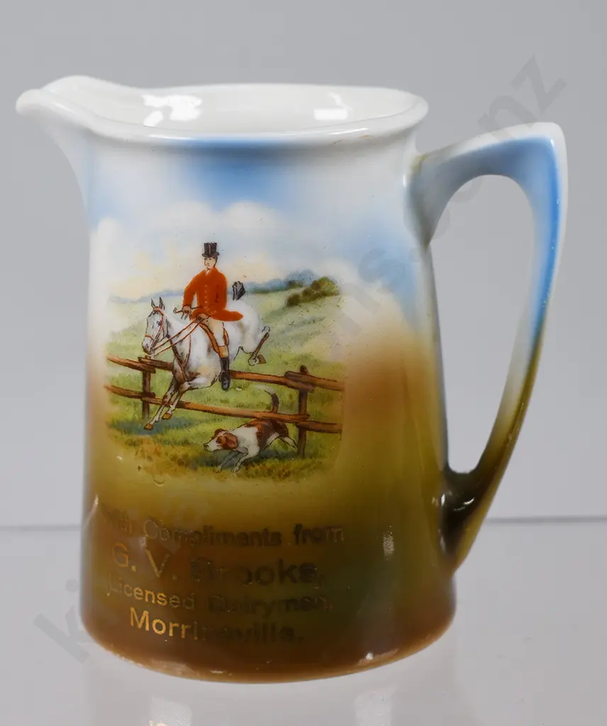 HUNTING SCENE ADVERTISING JUG, BROOKS DAIRYMAN MORRINSVILLE Image 1++