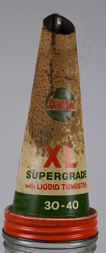 CASTROL OIL QUART BOTTLE WITH POURER Image 1++