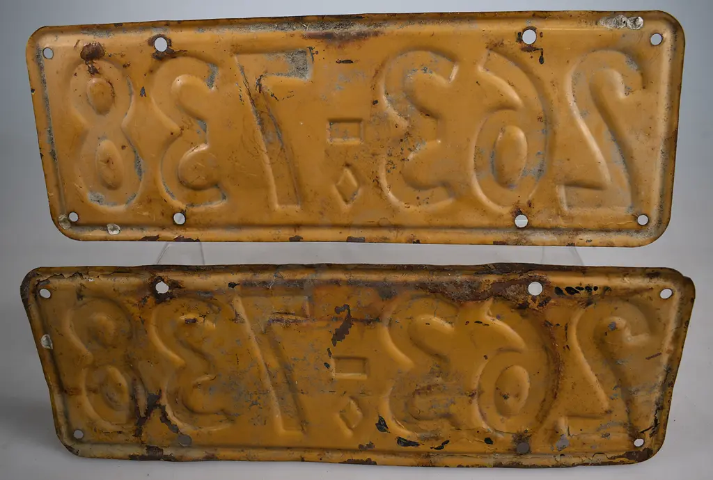 NZ PASSENGER NUMBER PLATES, 263-738, 1946-1951 Image 1++