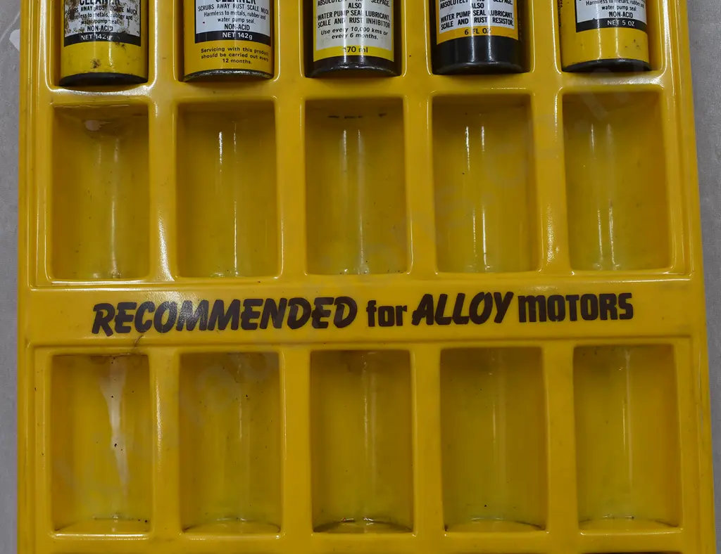 BARS LEAKS STAND WITH SOME PRODUCT Image 1++