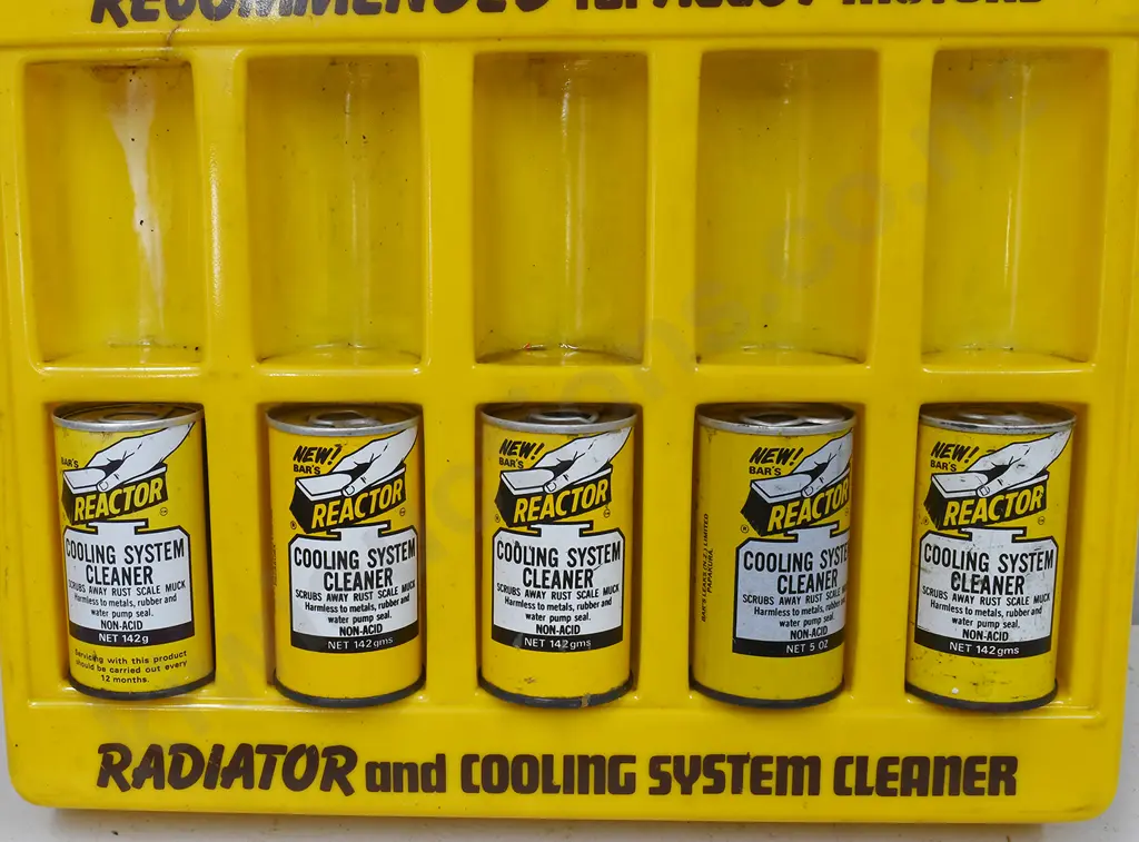 BARS LEAKS STAND WITH SOME PRODUCT Image 1++