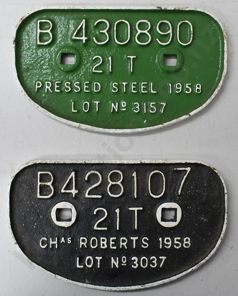 2 CAST METAL PLATES Image 1++