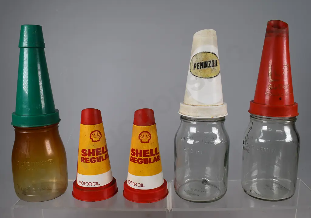 TRELOAR OIL BOTTLE, SHELL OIL POURERS Image 1++
