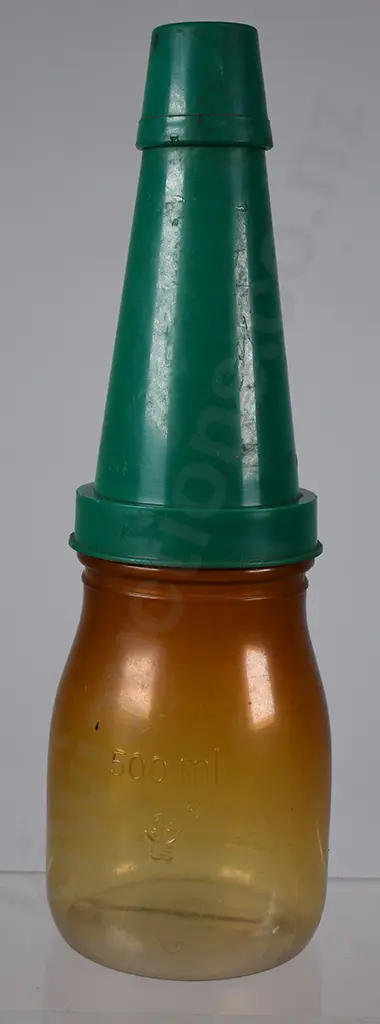 TRELOAR OIL BOTTLE, SHELL OIL POURERS Image 1++
