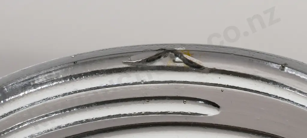 VACUUM OIL & MOBIL QUART OIL BOTTLES Image 1++