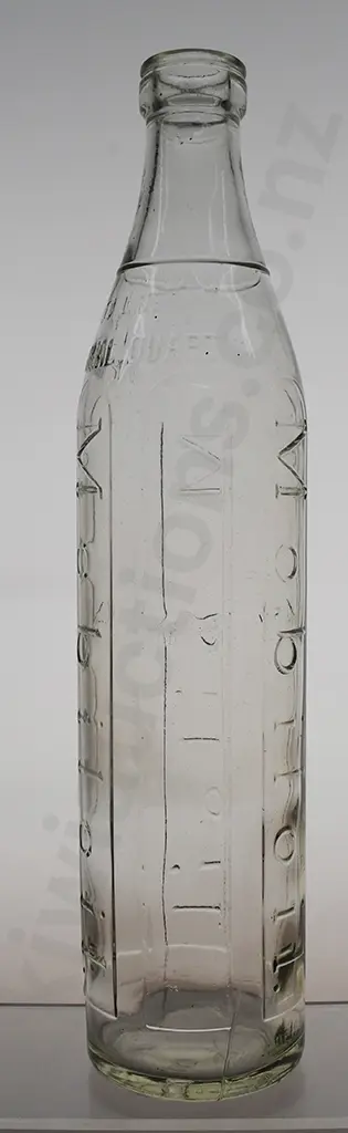 VACUUM OIL & MOBIL QUART OIL BOTTLES Image 1++