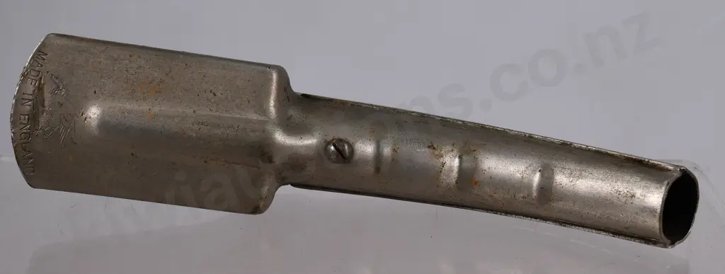 MOTOR OIL CAN OPENER/POURER Image 1++