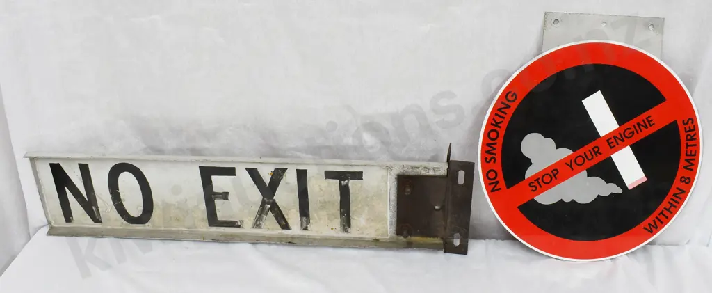 NO EXIT, STOP YOUR ENGINE SIGNS Image 1++