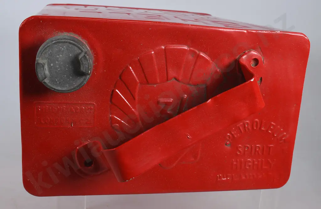 SHELL 2 GAL PETROL TIN & WOODEN BOX END Image 1++