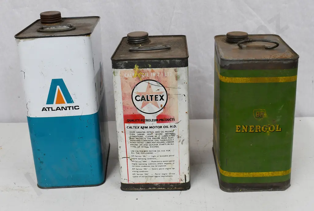 ASSORTED AUTOMOTIVE CONTAINERS Image 1++