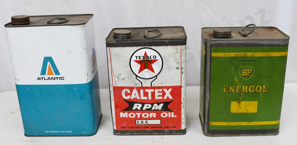 ASSORTED AUTOMOTIVE CONTAINERS Image 1++