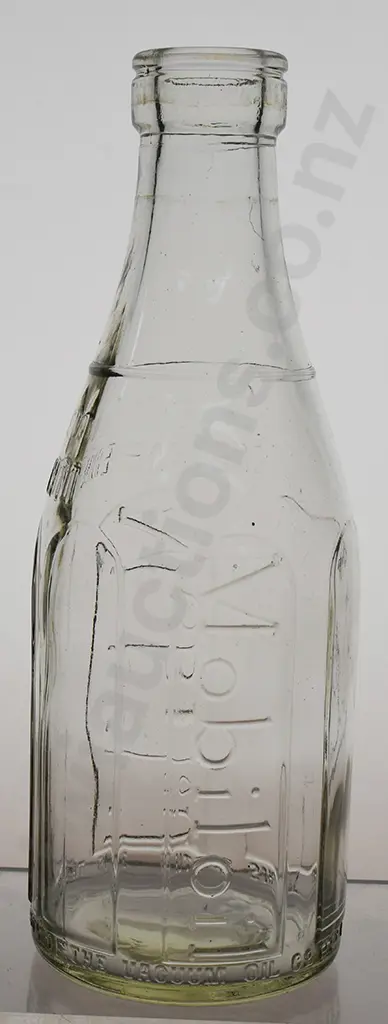 OIL BOTTLES AND STORAGE RACK Image 1++