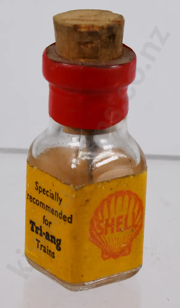 LUBRICATING OIL BOTTLES Image 1++