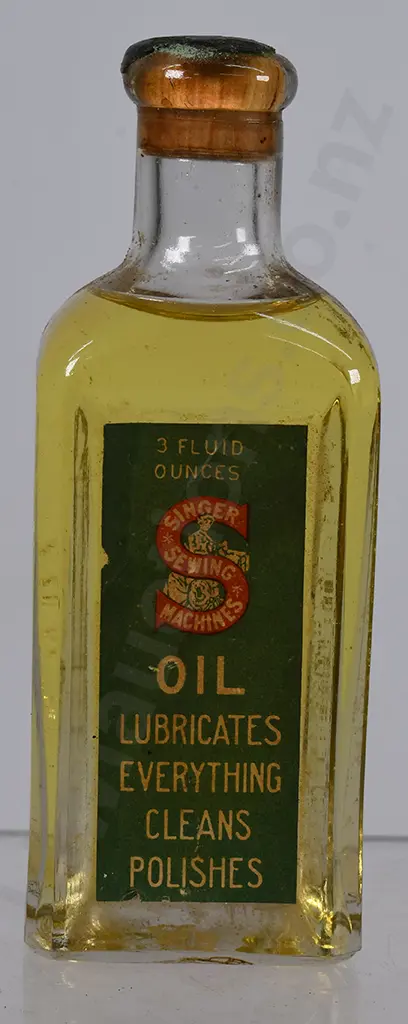 LUBRICATING OIL BOTTLES Image 1++