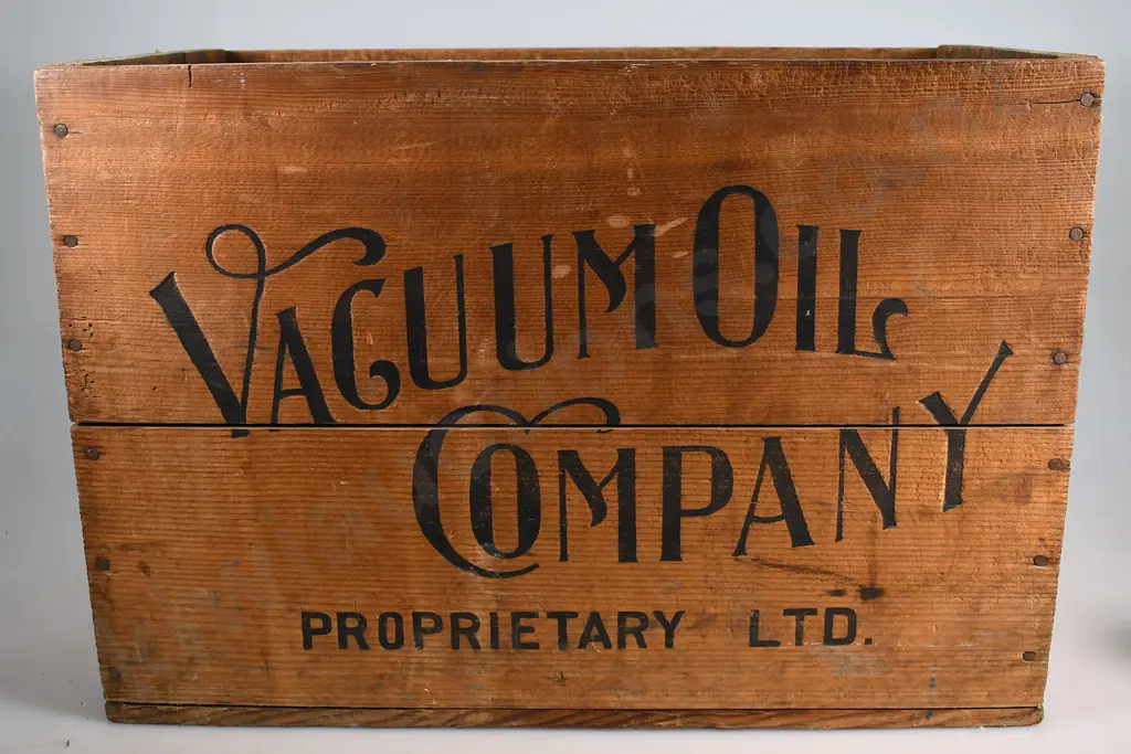 VACUUM OIL CO WOODEN TIMBER BOX Image 1++