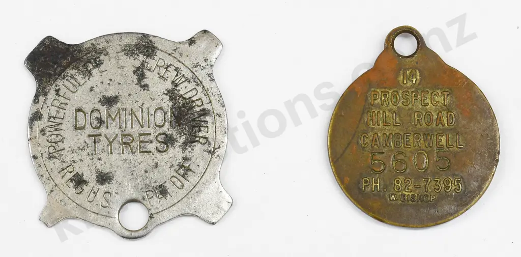 MIXED LOT SMALL AUTOMOTIVE COLLECTABLES Image 1++