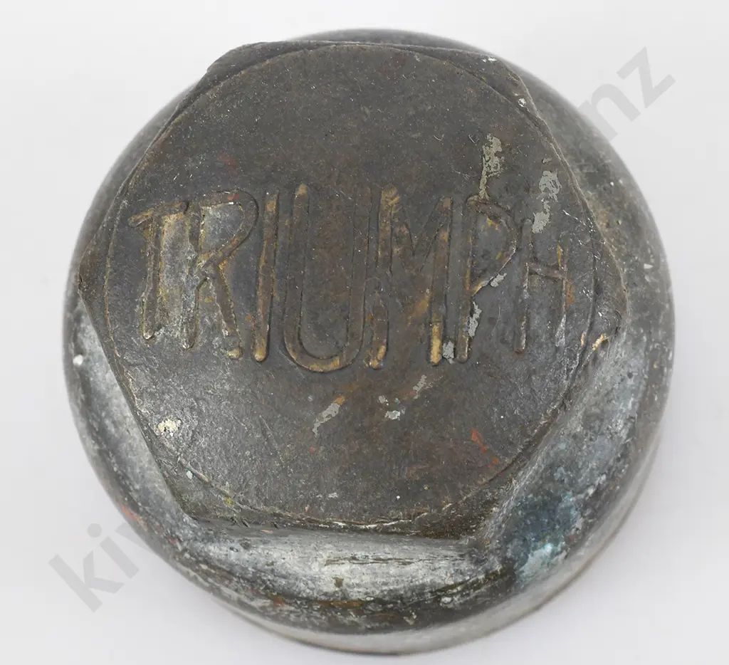 ASSORTED MOTORING HUB AND OTHER CAPS Image 1++