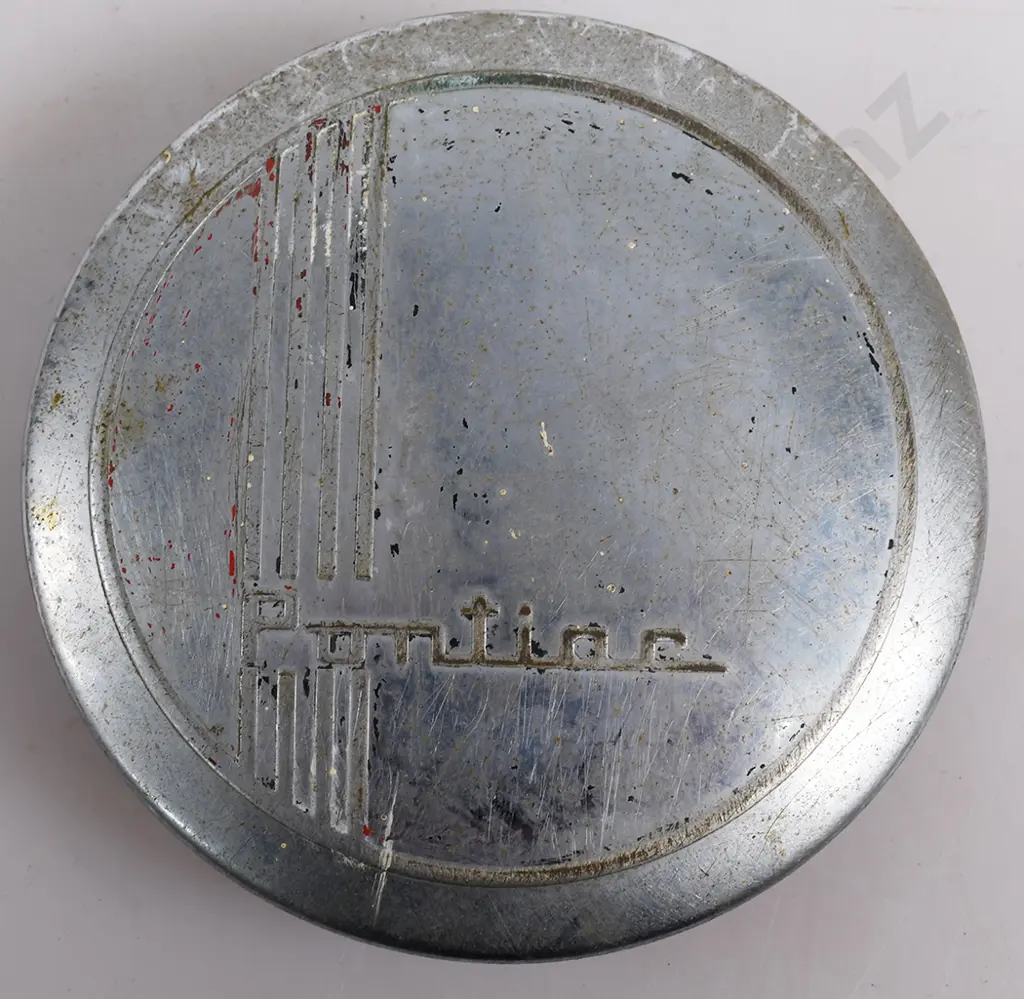 ASSORTED MOTORING HUB AND OTHER CAPS Image 1++