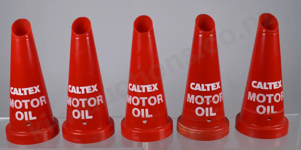 CALTEX MOTORING OIL BOTTLE POURERS Image 1++