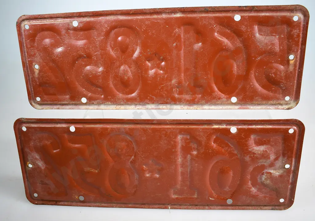 NZ PASSENGER NUMBER PLATES, 561-852, 1951-1956 Image 1++