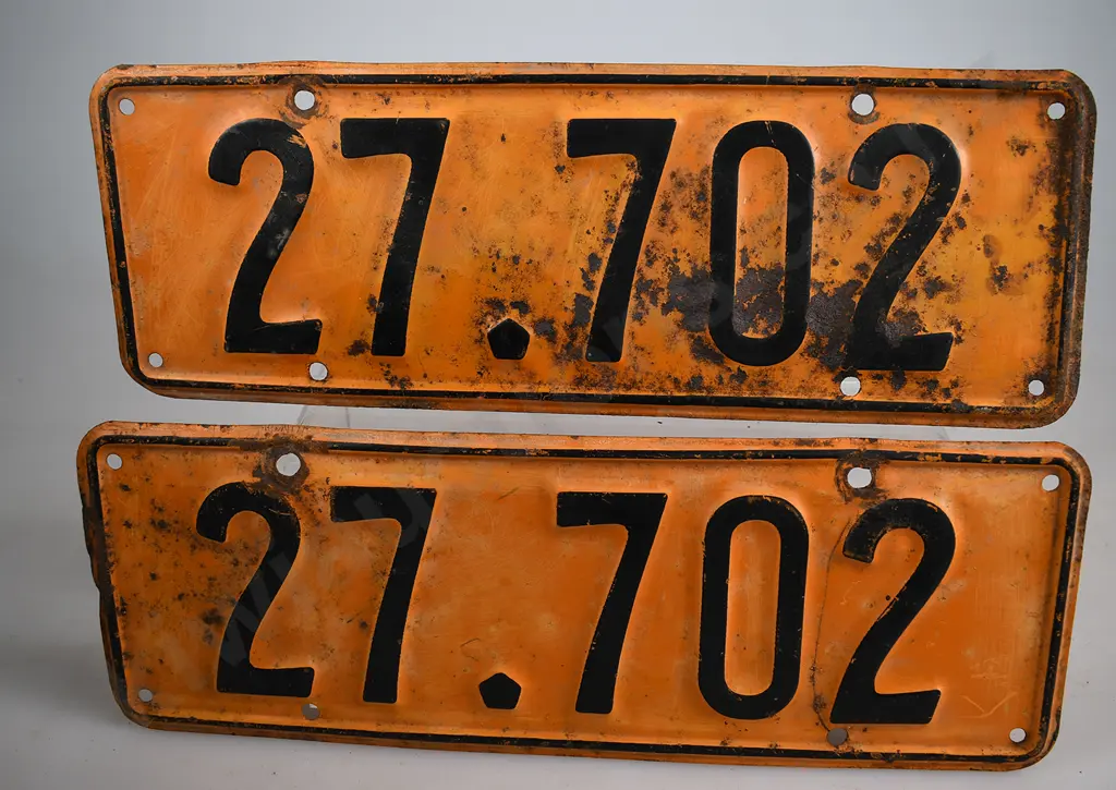 NZ PASSENGER NUMBER PLATES, 27-702, 1939-1940 Image 1++