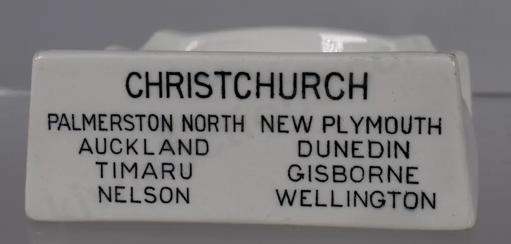 AUTO PARTS LIMITED CAR WRECKERS, ROYAL DOULTON ASHTRAY Image 1++