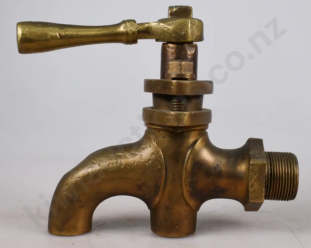 LARGE BRASS TAP Image 1++