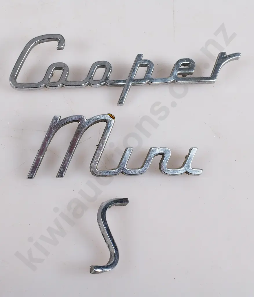 AUTOMOTIVE CAR BADGES, & PARTS Image 1++