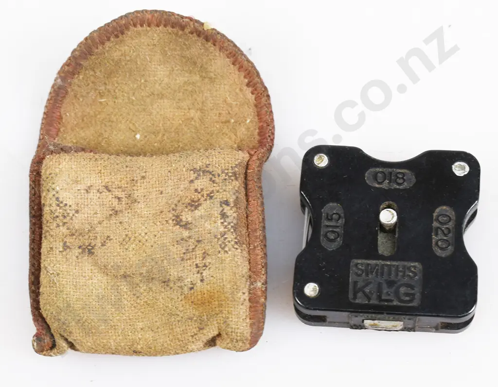 AUTOMOTIVE LIGHT BULB TINS Image 1++