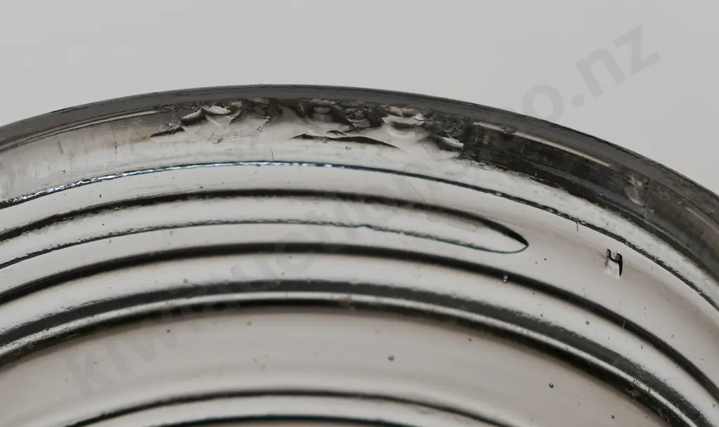 VACUUM OIL QUART & PINT OIL BOTTLES Image 1++