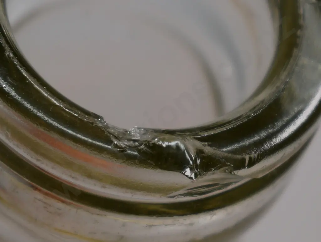 MOBIL QUART AND PINT OIL BOTTLES Image 1++