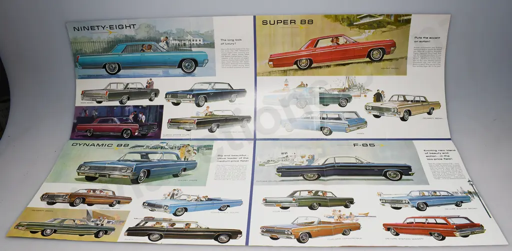 MOTOR VEHICLE CATALOGUES/POSTERS Image 1++
