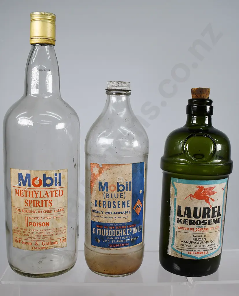 MOBIL & VACUUM OIL LABELLED GLASS BOTTLES Image 1++