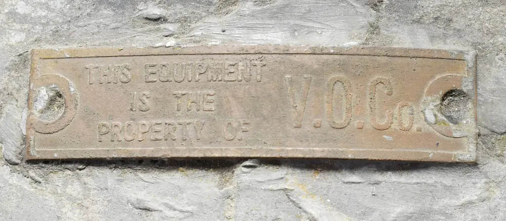 VACUUM OIL CO.PTY OIL CAN Image 1++