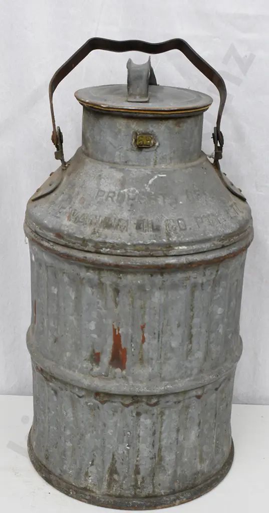 VACUUM OIL CO.PTY OIL CAN Image 1++