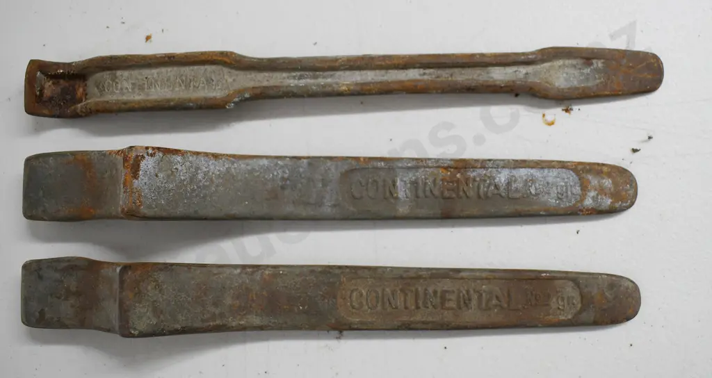 TYRE IRONS, CONTINENTAL DUNLOP Image 1++
