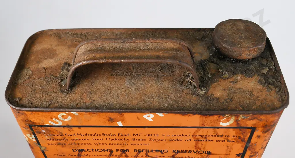 FORD HYDRAULIC BRAKE FLUID, FOMOCO POLISHING CLOTH TINS Image 1++