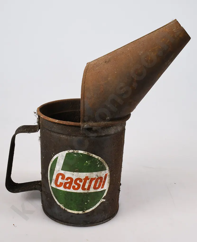 SHELL, CASTROL OIL POURERS Image 1++
