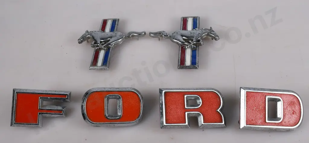 MUSTANG CAR BADGES Image 1++