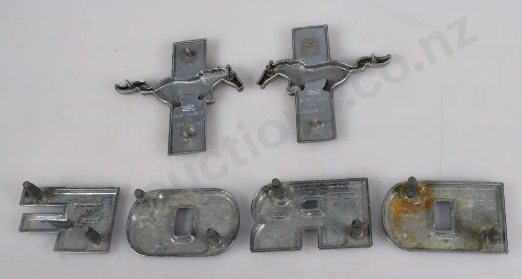 MUSTANG CAR BADGES Image 1++