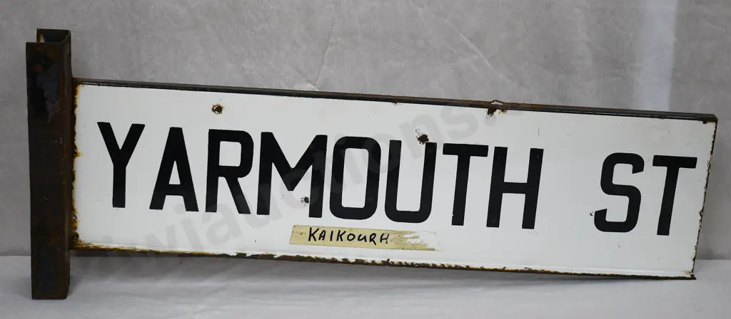 YARMOUTH STREET (KAIKOURA) ENAMEL STREET SIGN Image 1++