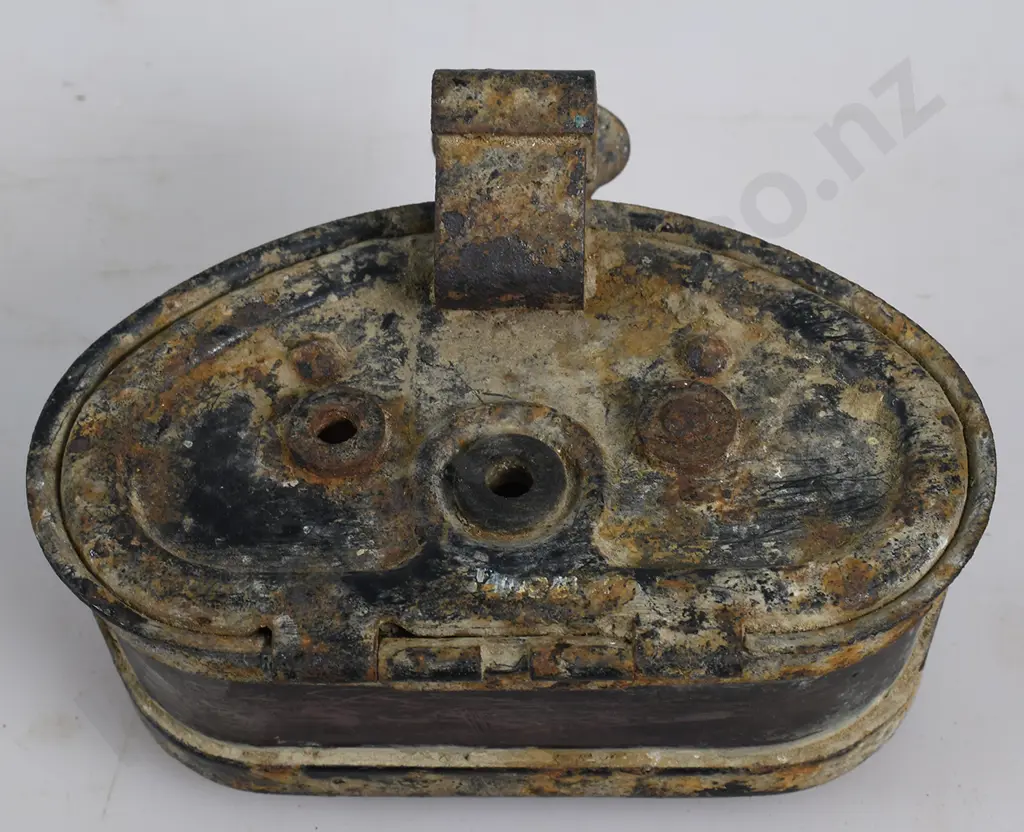 ASSORTED BADGES, EMBLEMS, SCALES Image 1++