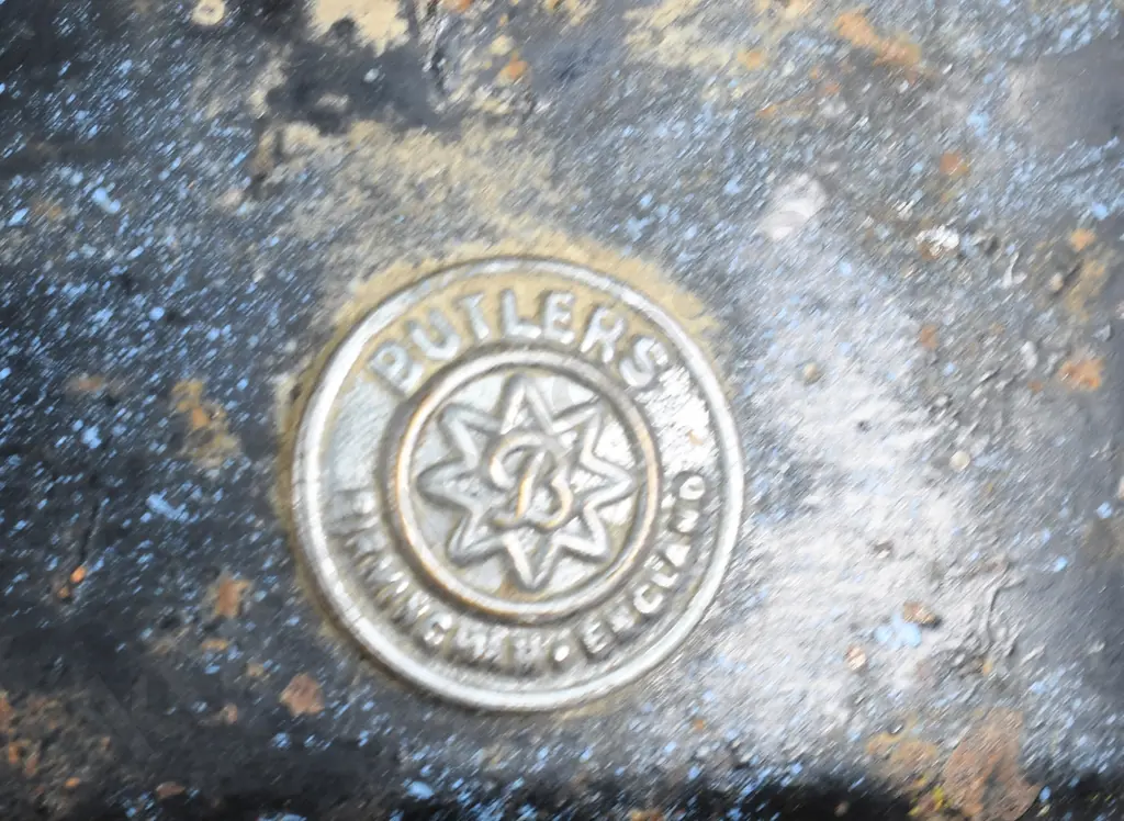 ASSORTED BADGES, EMBLEMS, SCALES Image 1++