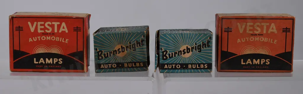 GROUP OF MOTORING LIGHT BULBS Image 1++