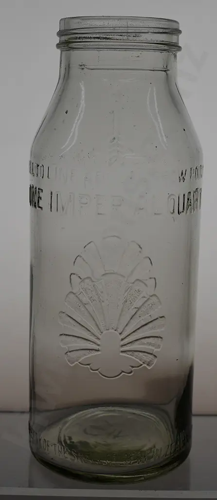 EARLY SHELL QUART OIL BOTTLE Image 1++
