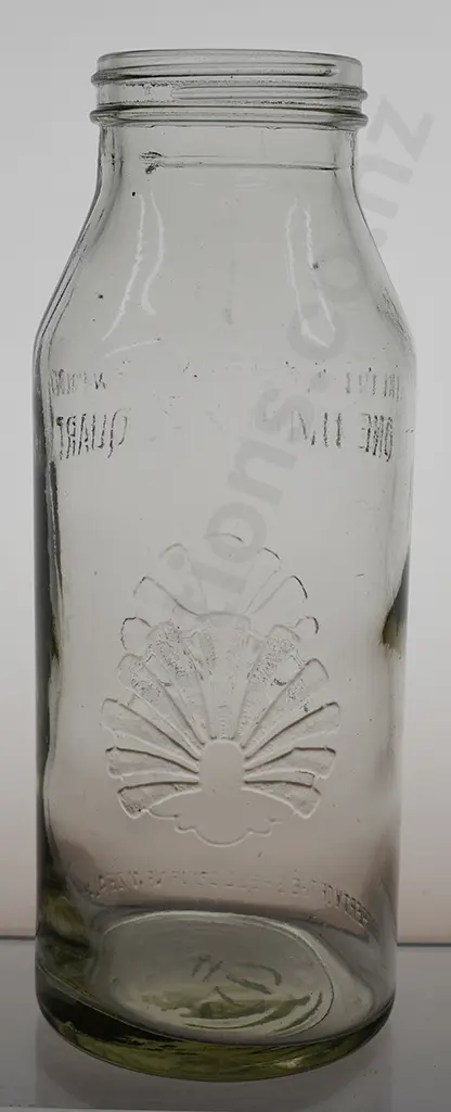 EARLY SHELL QUART OIL BOTTLE Image 1++