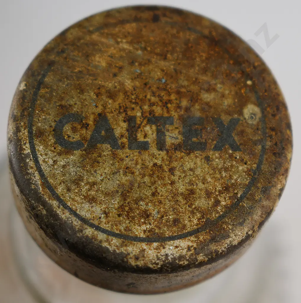 CALTEX QUART OIL BOTTLE, METAL CAP Image 1++