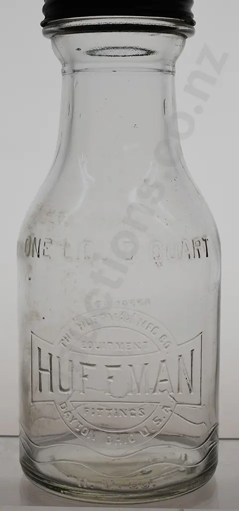 HUFFMAN QUART OIL BOTTLE & POURER Image 1++