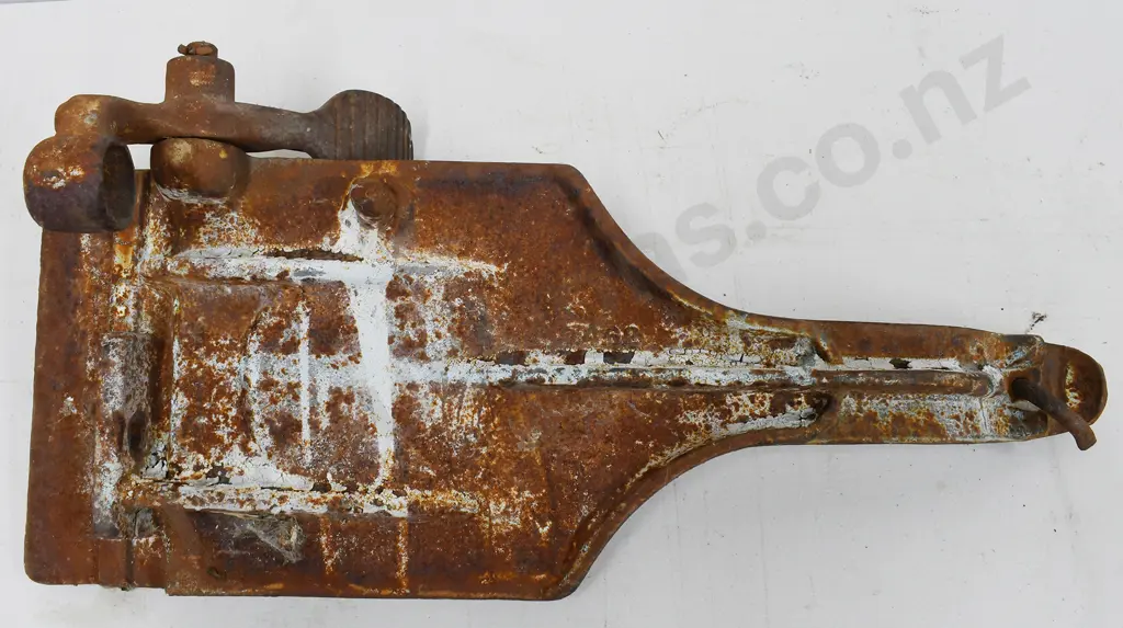 BAMFORDS LION TRIP ACTION HAY RAKE FOOT PEDAL Image 1++